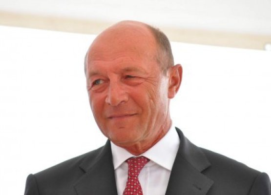 Băsescu respinge legea prin care şeful Poliţiei Române devine secretar de stat